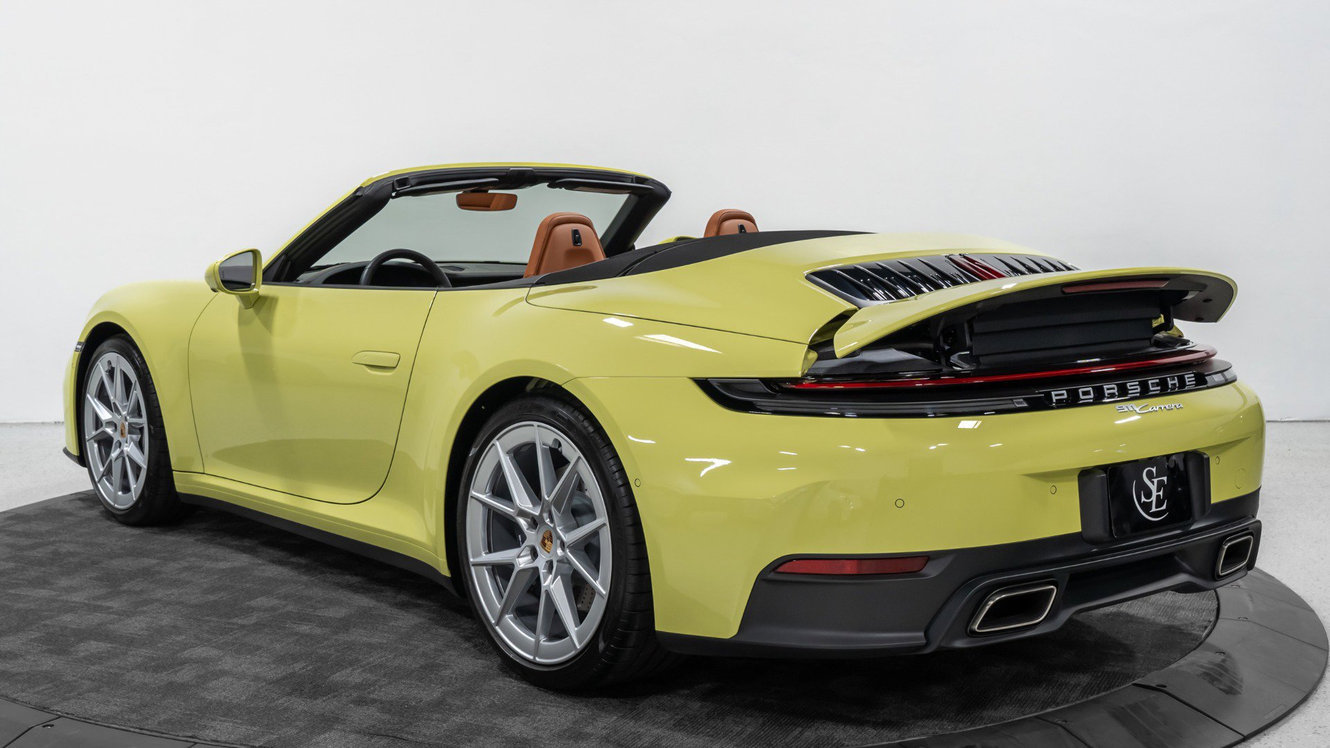 Used 2025 Porsche 911 Carrera image 6