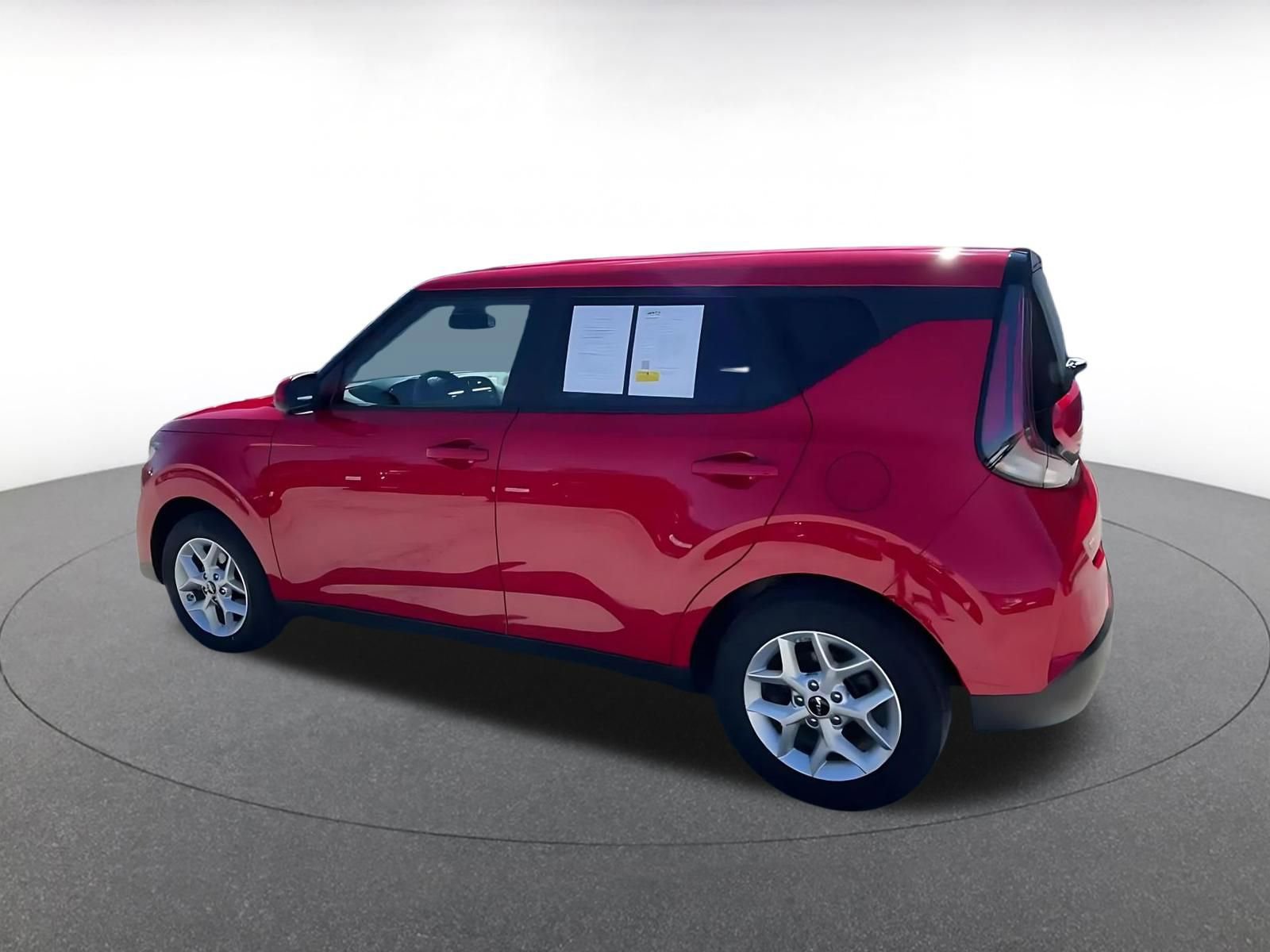 Used 2025 Kia Soul LX w/ LX Technology Package FWD image 10