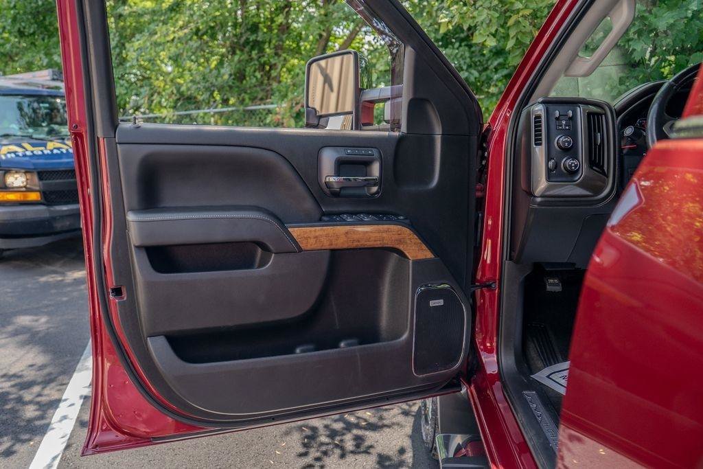 Used 2018 Chevrolet Silverado 2500 High Country w/ Duramax Plus Package AWD/4WD image 11
