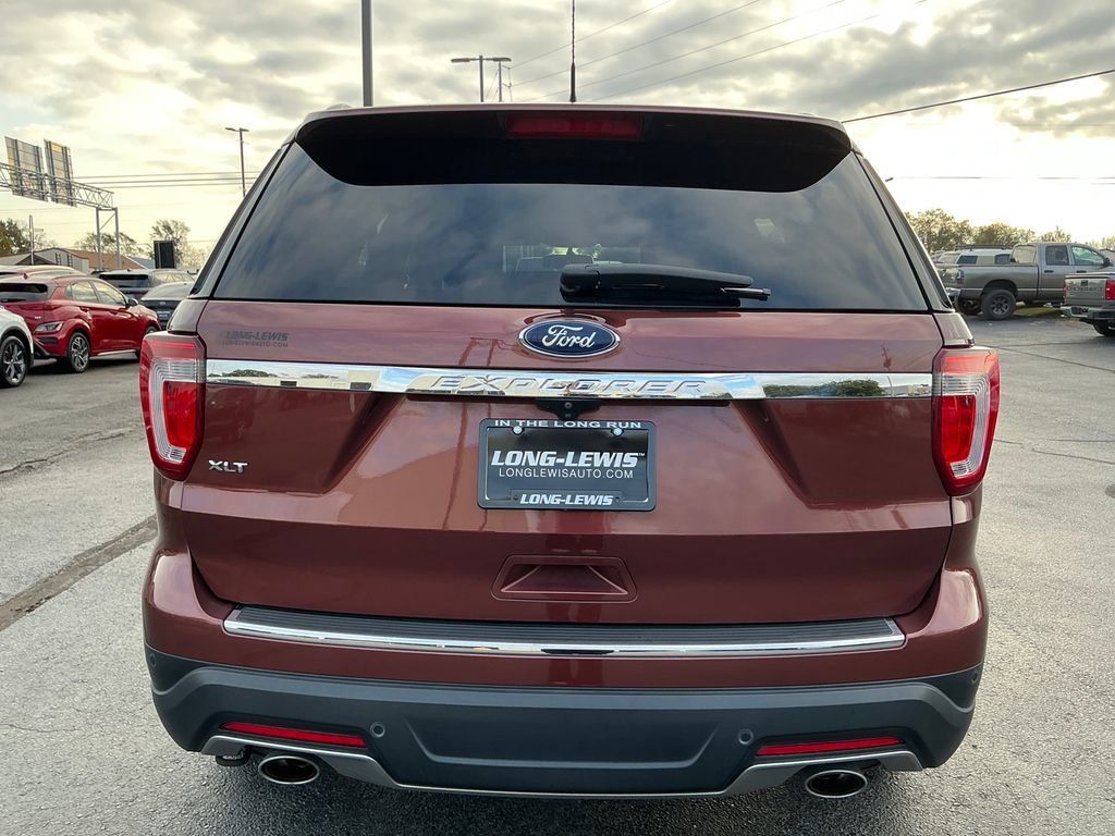 Used 2018 Ford Explorer XLT w/ Equipment Group 202A image 5