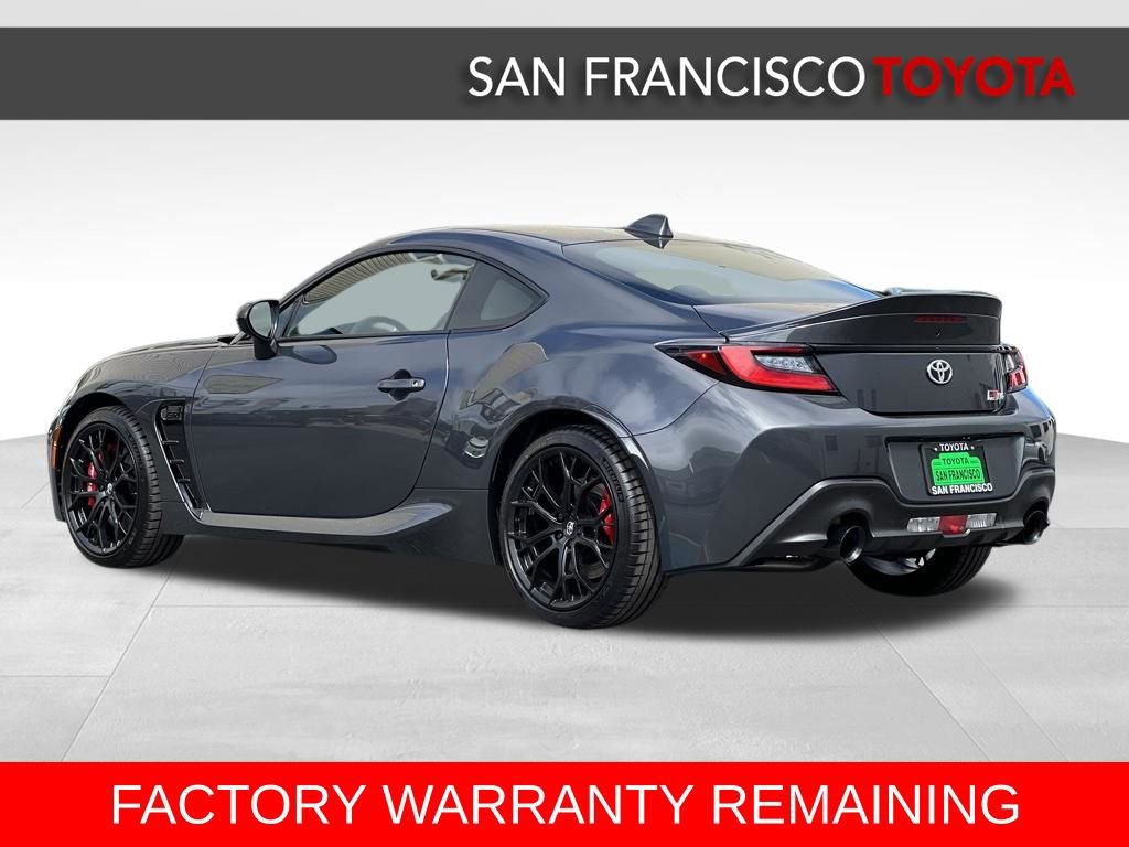Used 2025 Toyota GR86 Premium w/ Performance Package image 3