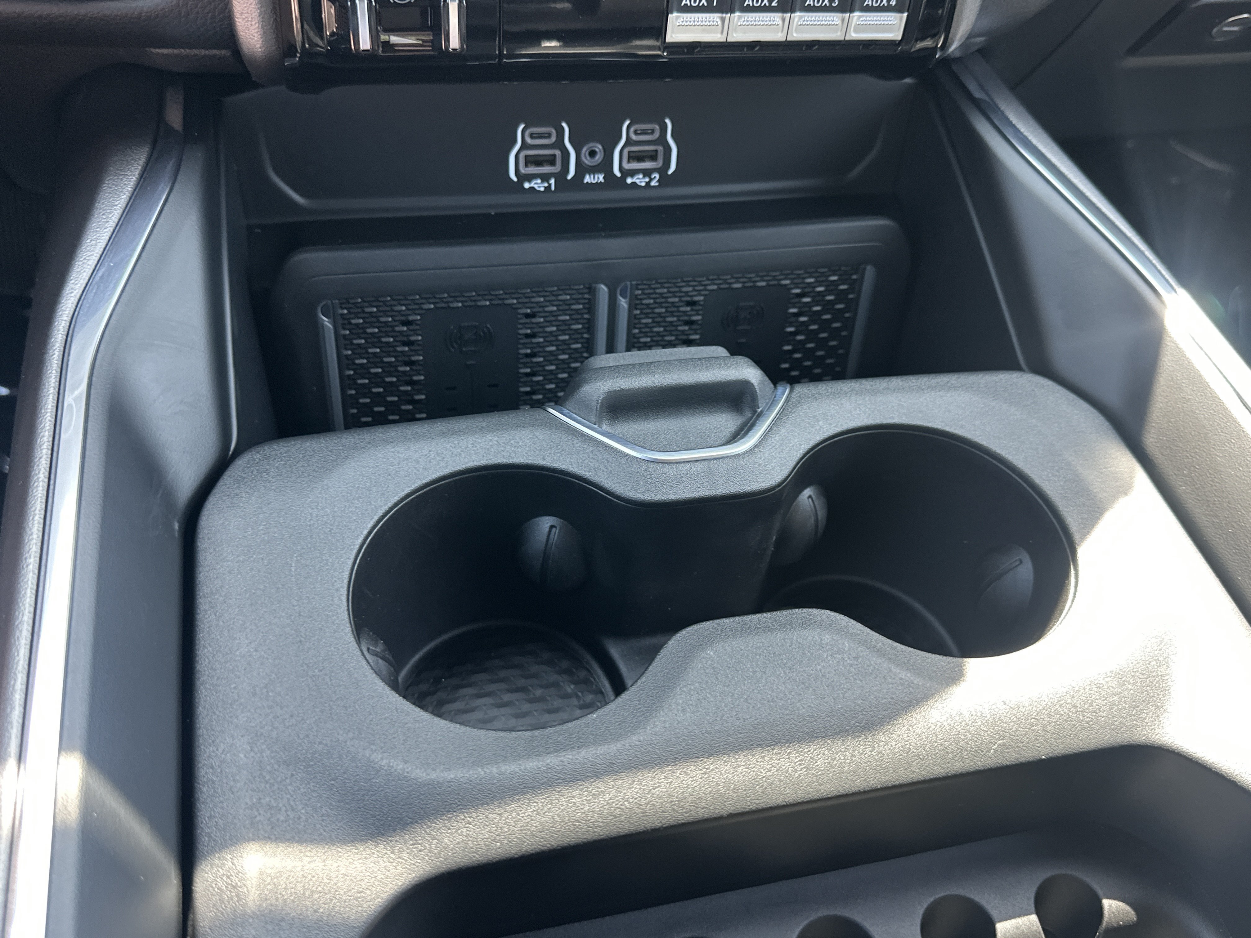 New 2026 RAM 3500 Laramie AWD/4WD image 6