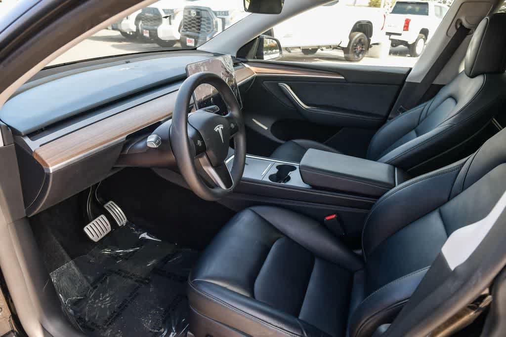 Used 2025 Tesla Model Y Performance AWD/4WD image 17