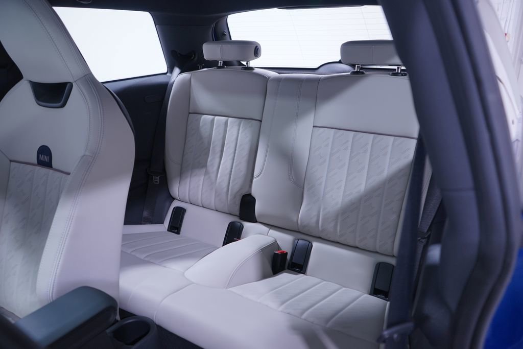 Used 2025 MINI Cooper S image 9