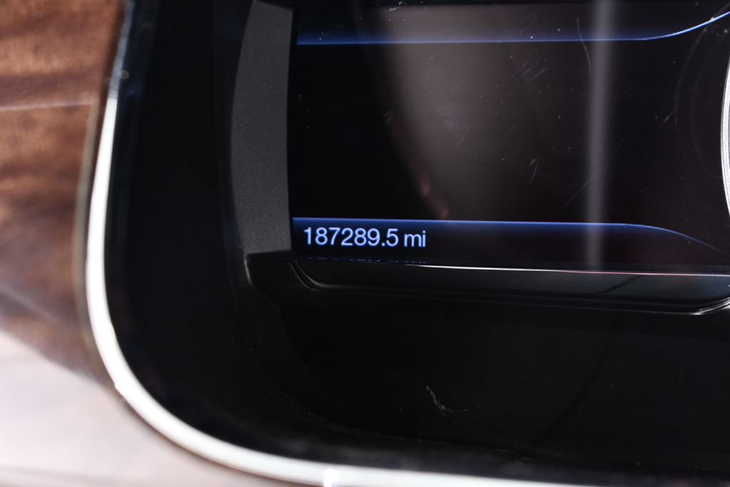 Used 2013 Ford Taurus Limited FWD image 25