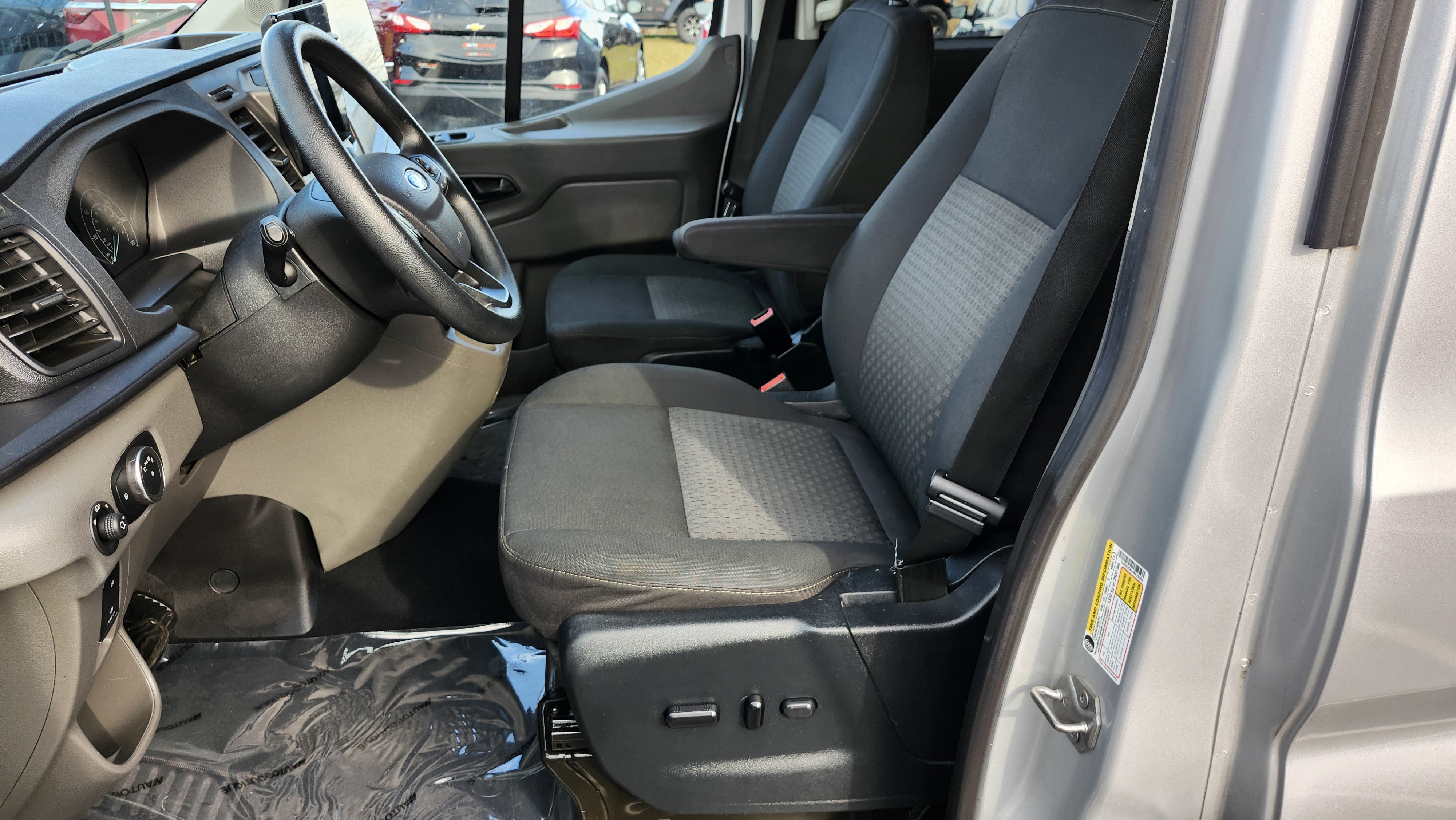 Used 2022 Ford Transit 350 XLT image 27