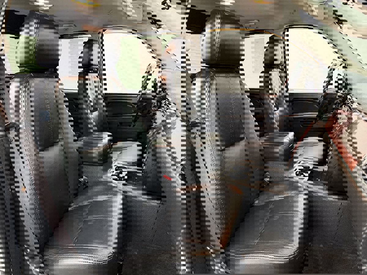 Used 2010 Chevrolet Avalanche LS w/ Interior Plus Package image 13