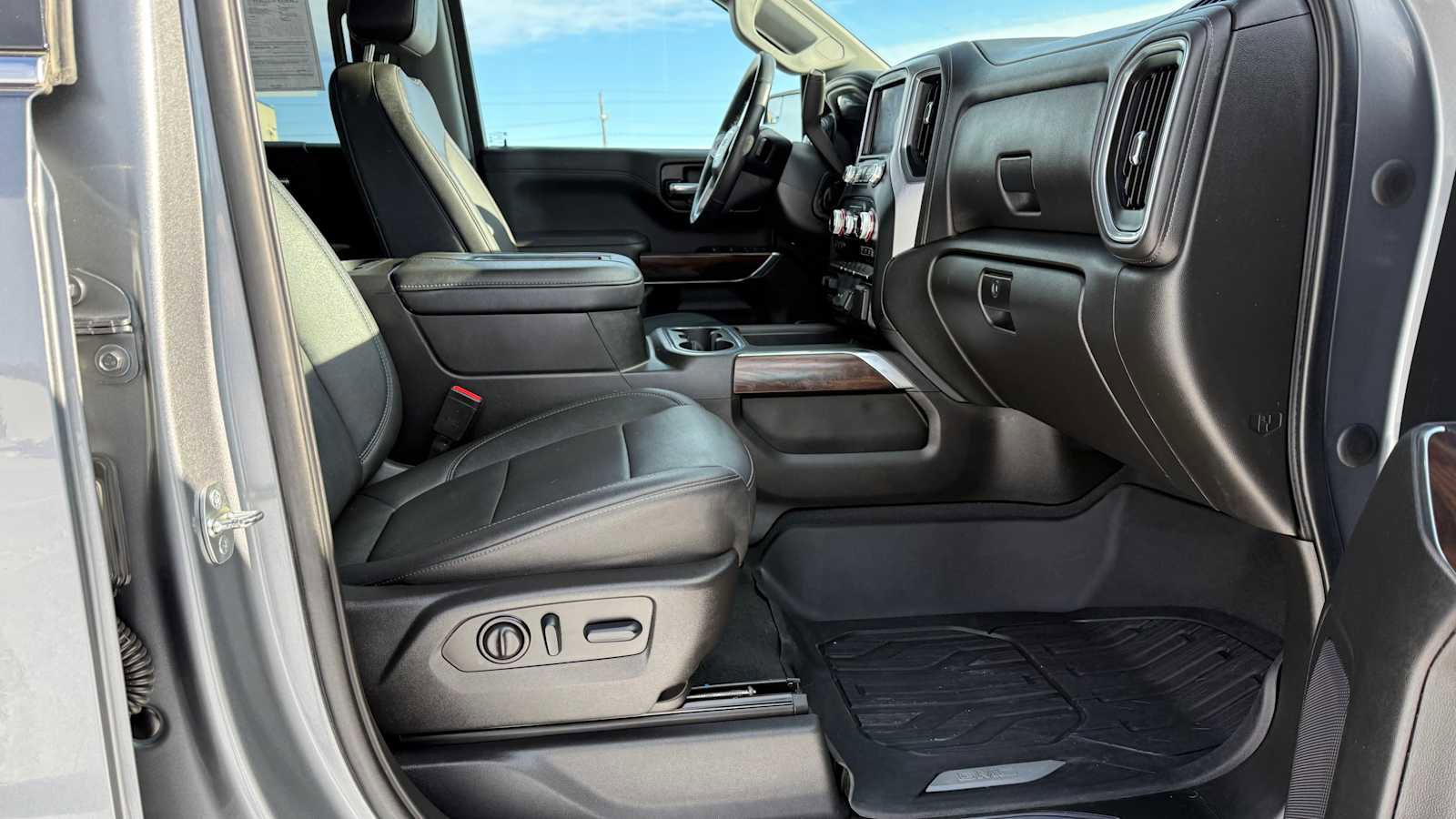 Used 2022 GMC Sierra 1500 SLT w/ SLT Convenience Package image 12