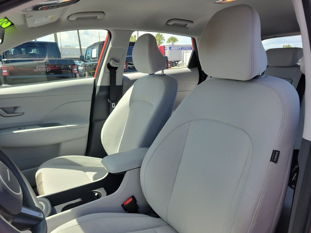 Used 2025 Hyundai Kona SE FWD image 18