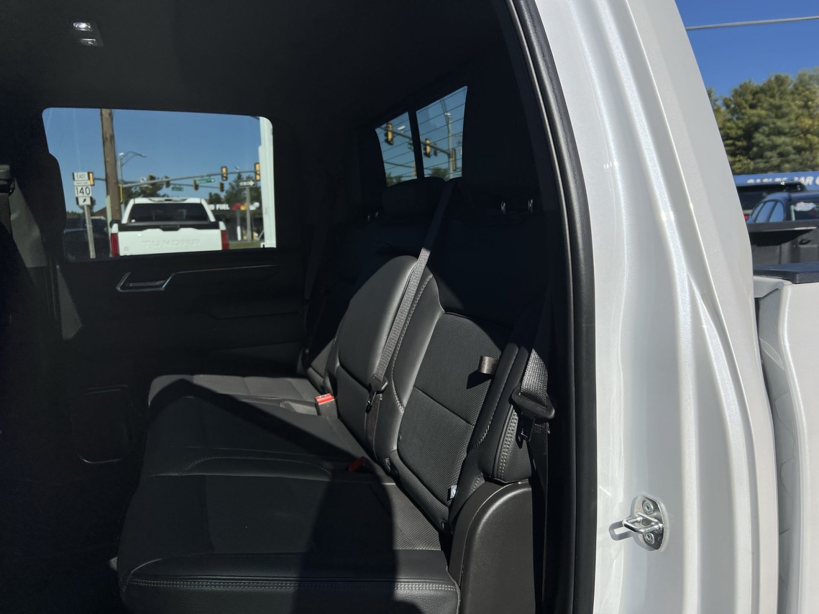 Used 2024 GMC Sierra 2500 Denali w/ Denali Reserve Package AWD/4WD image 25