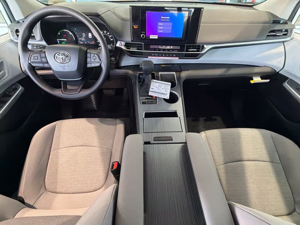 New 2026 Toyota Sienna LE FWD image 28