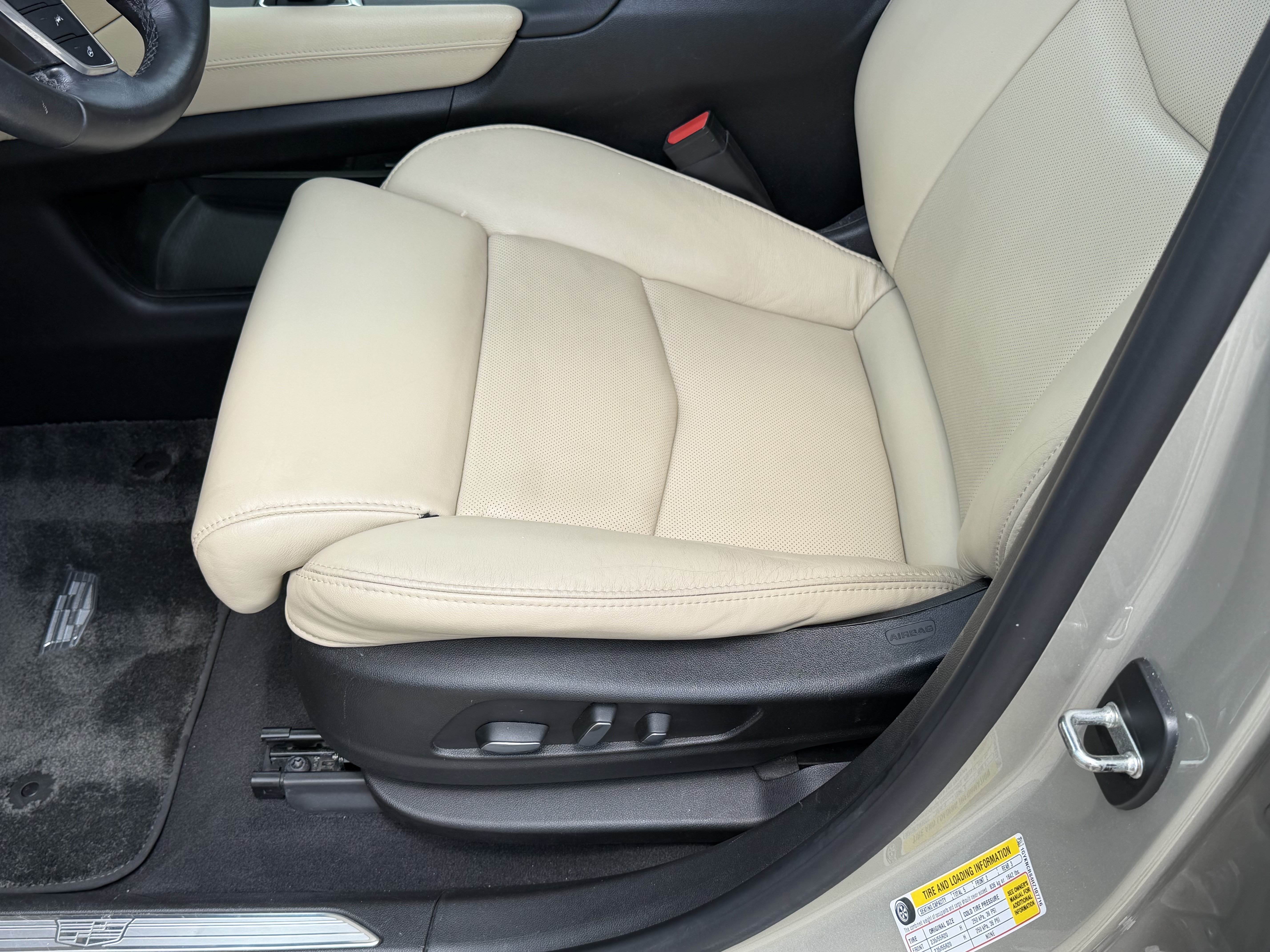 Used 2017 Cadillac XT5 Premium Luxury FWD image 12
