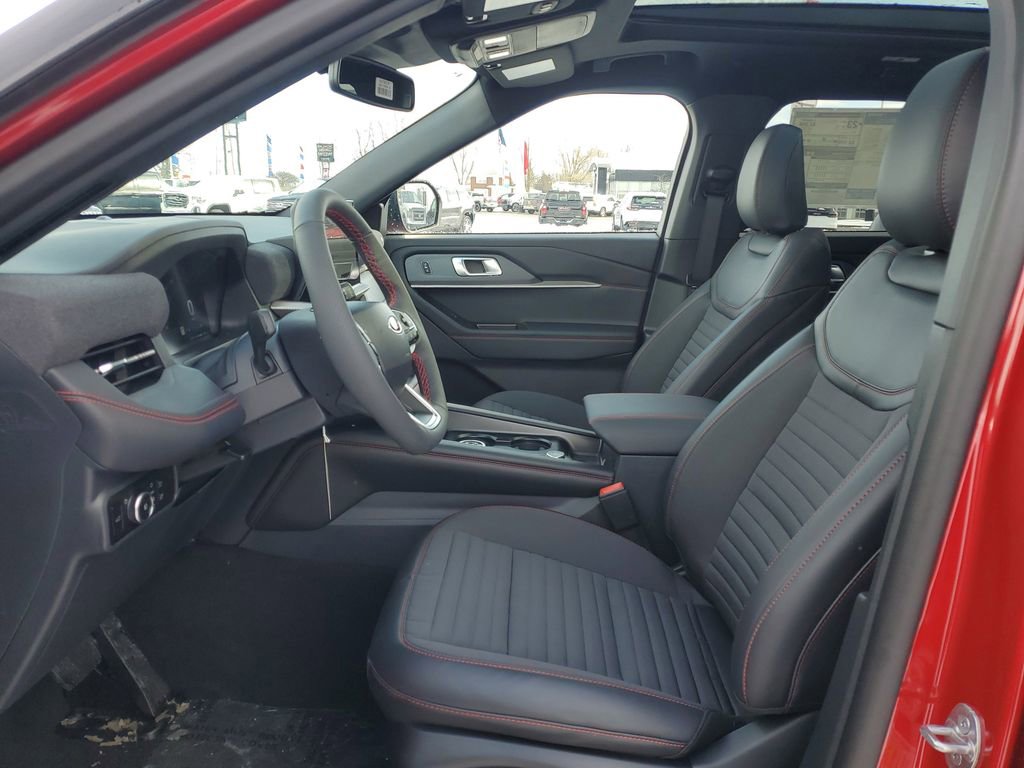 New 2026 Ford Explorer ST-Line w/ ST-Line Street Pack image 8