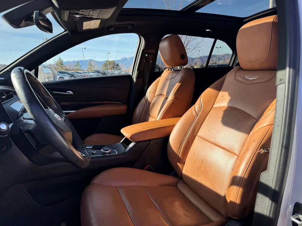 Used 2020 Cadillac XT4 Premium Luxury image 7