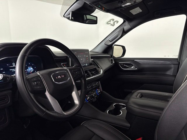 Used 2023 GMC Yukon XL SLT RWD image 4