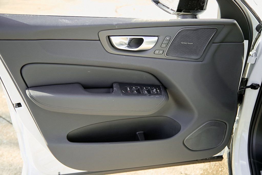New 2026 Volvo XC60 B5 Plus w/ Climate Package image 12