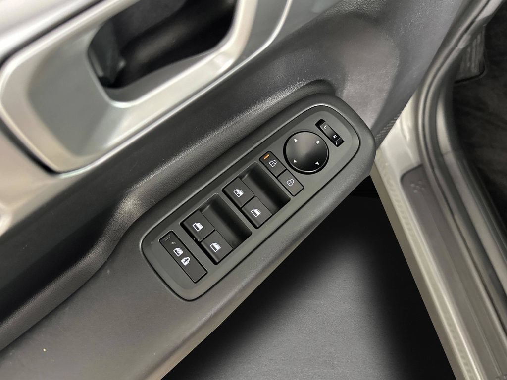 Certified 2025 Hyundai Santa Fe SE FWD image 16
