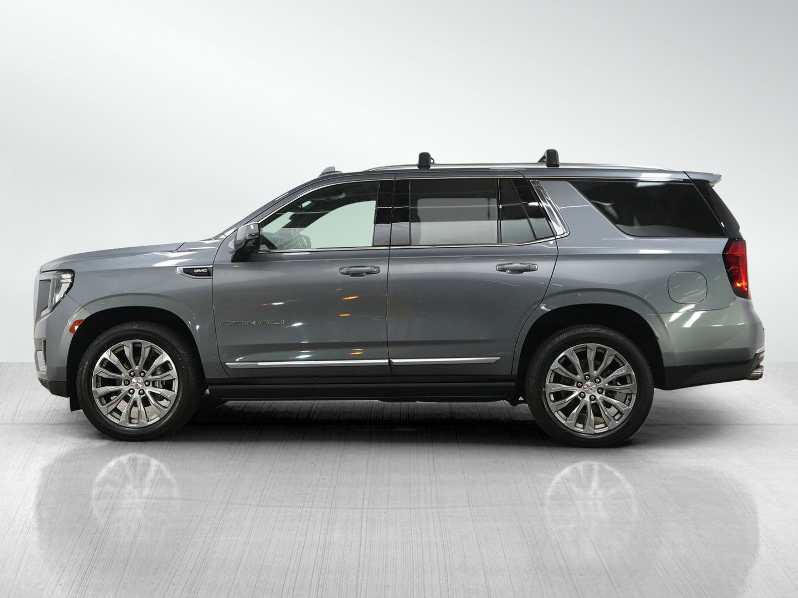 Used 2022 GMC Yukon Denali AWD/4WD image 2