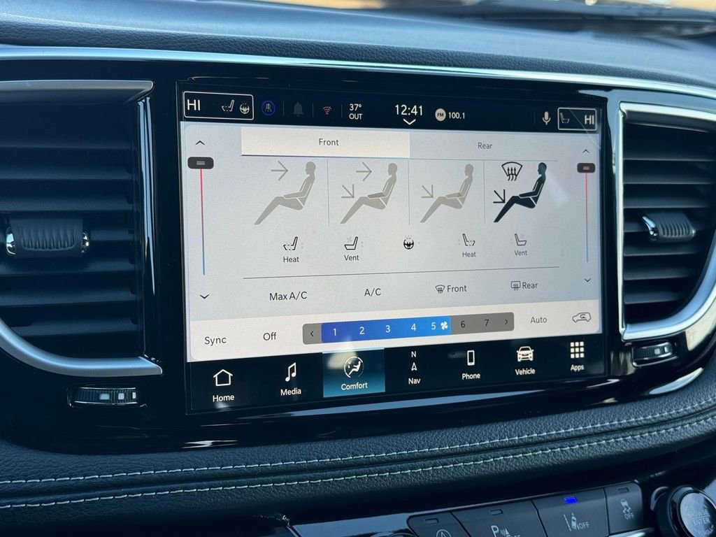 New 2026 Chrysler Pacifica Limited w/ Trailer Tow Group AWD/4WD image 23