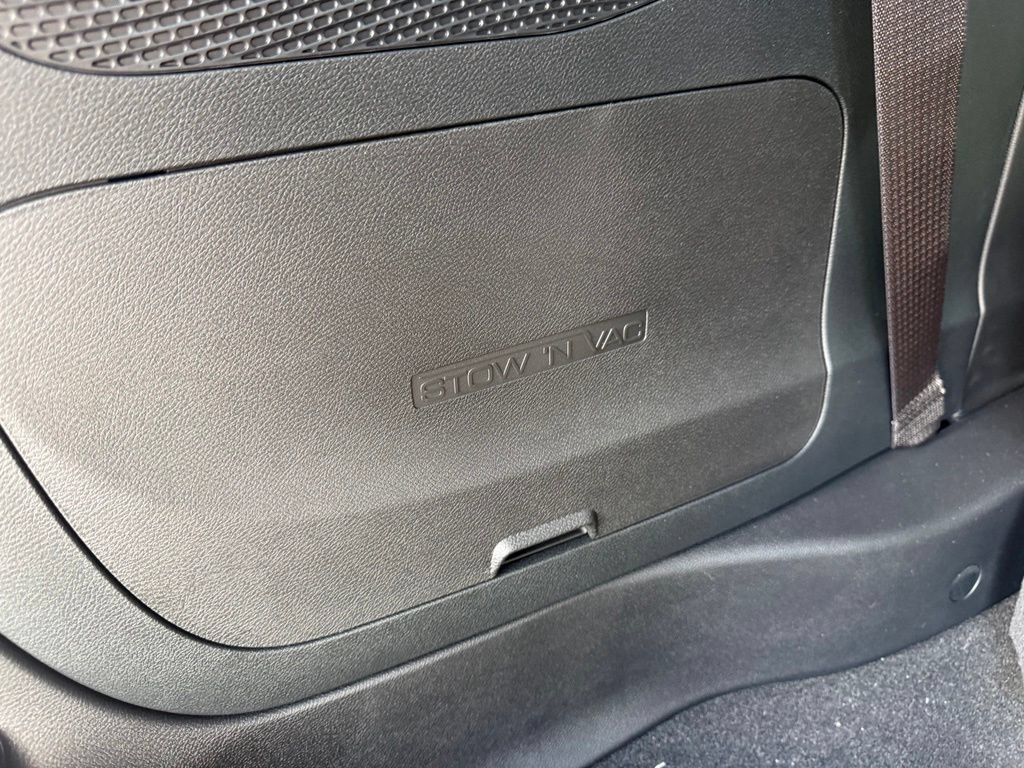 New 2027 Chrysler Pacifica Limited FWD image 49
