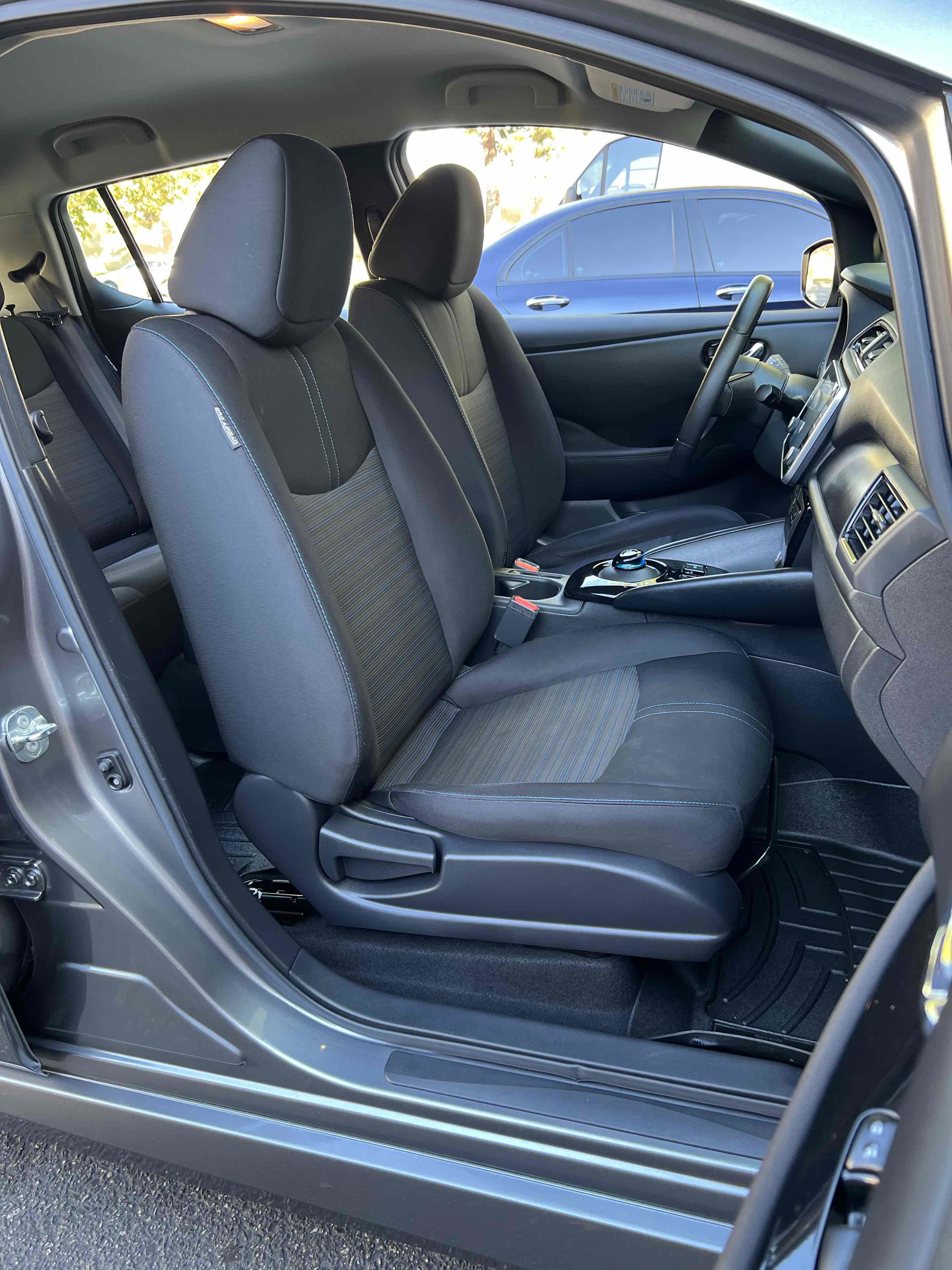 Used 2022 Nissan Leaf SV Plus w/ Protection Package FWD image 28
