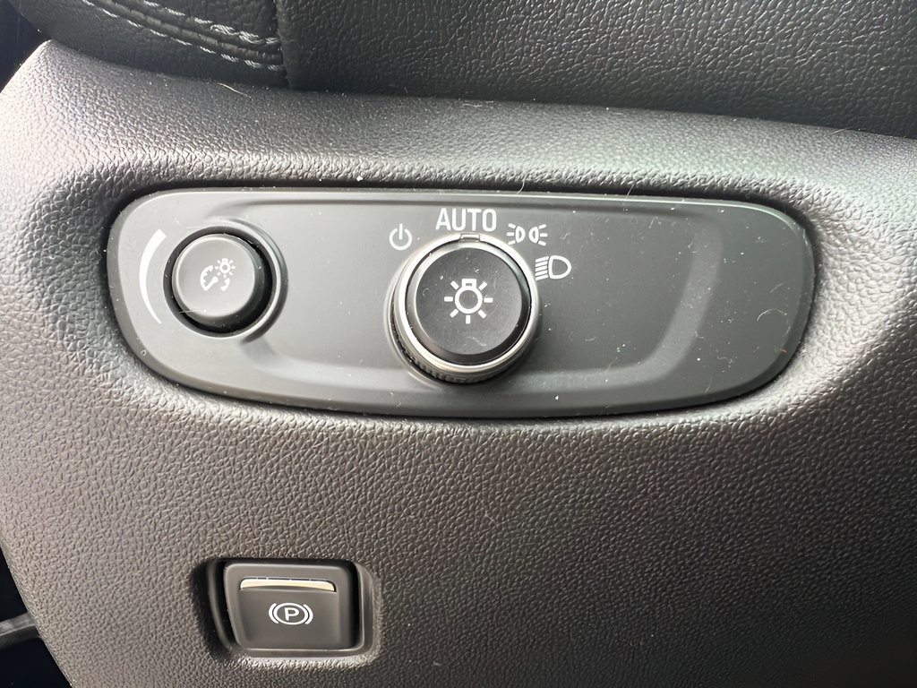 Used 2021 Chevrolet Blazer LT FWD image 20