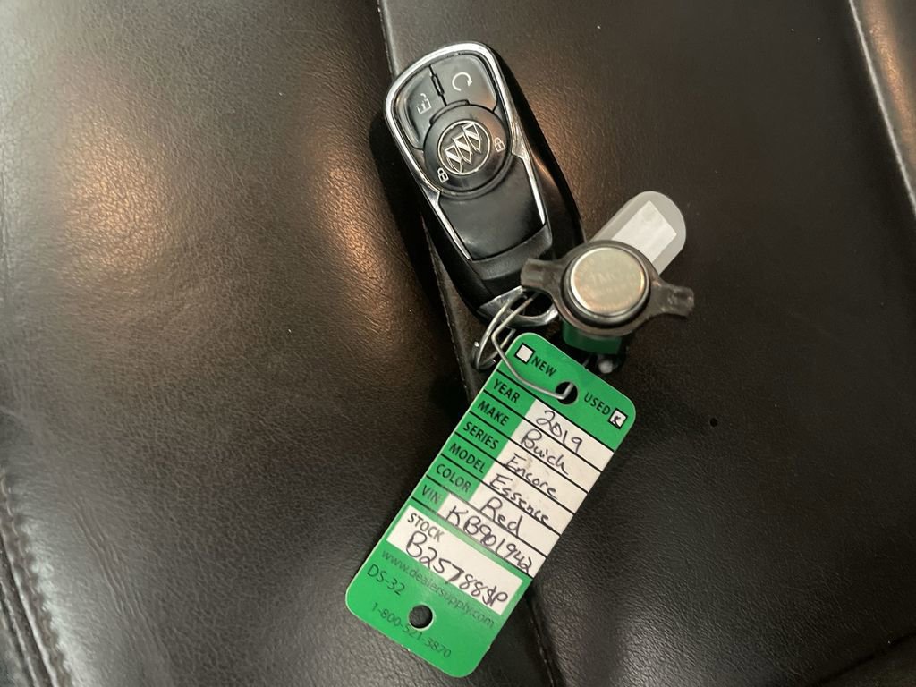 Used 2019 Buick Encore Essence AWD/4WD image 31