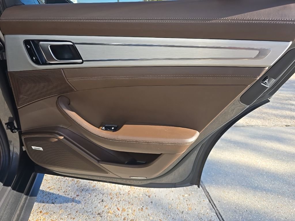 Used 2018 Porsche Panamera 4S image 39