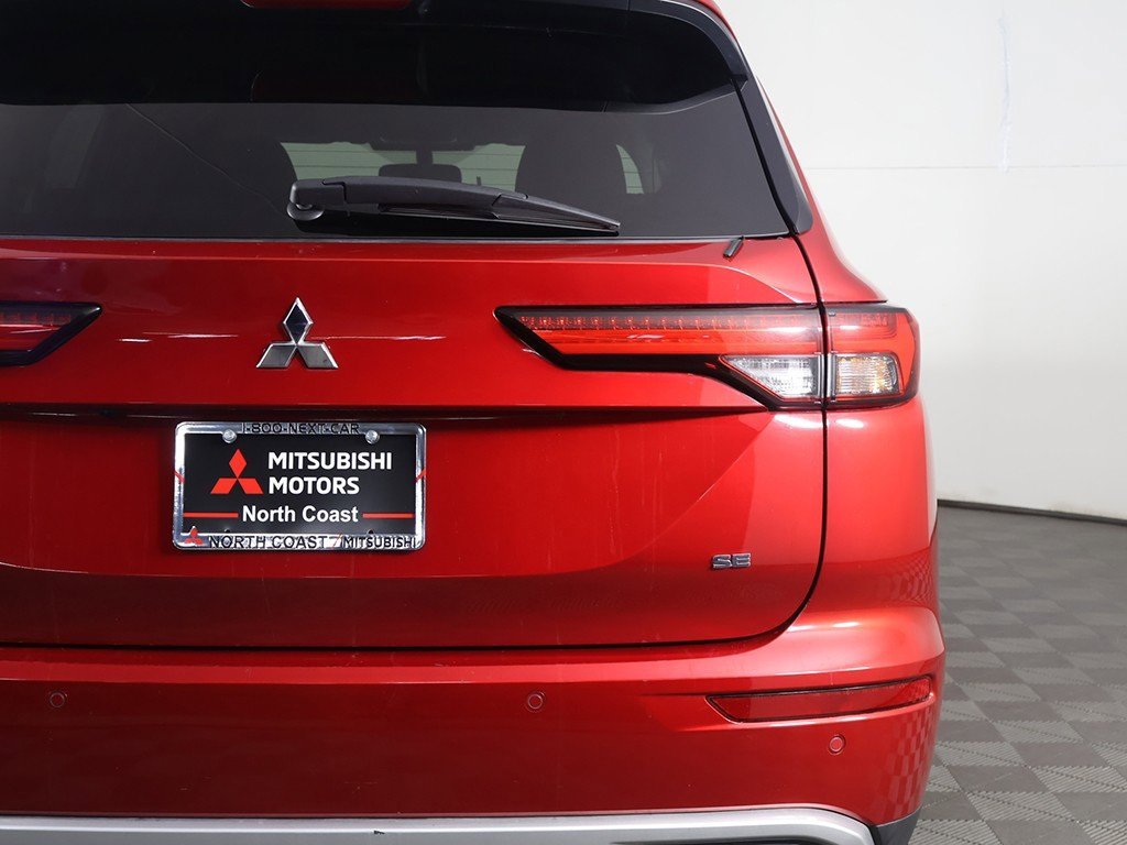Used 2024 Mitsubishi Outlander SE image 16