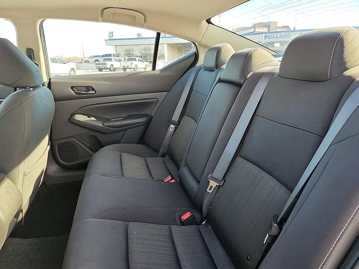 Used 2024 Nissan Altima 2.5 SV image 5