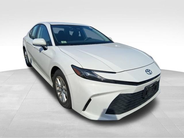 Used 2025 Toyota Camry LE image 12