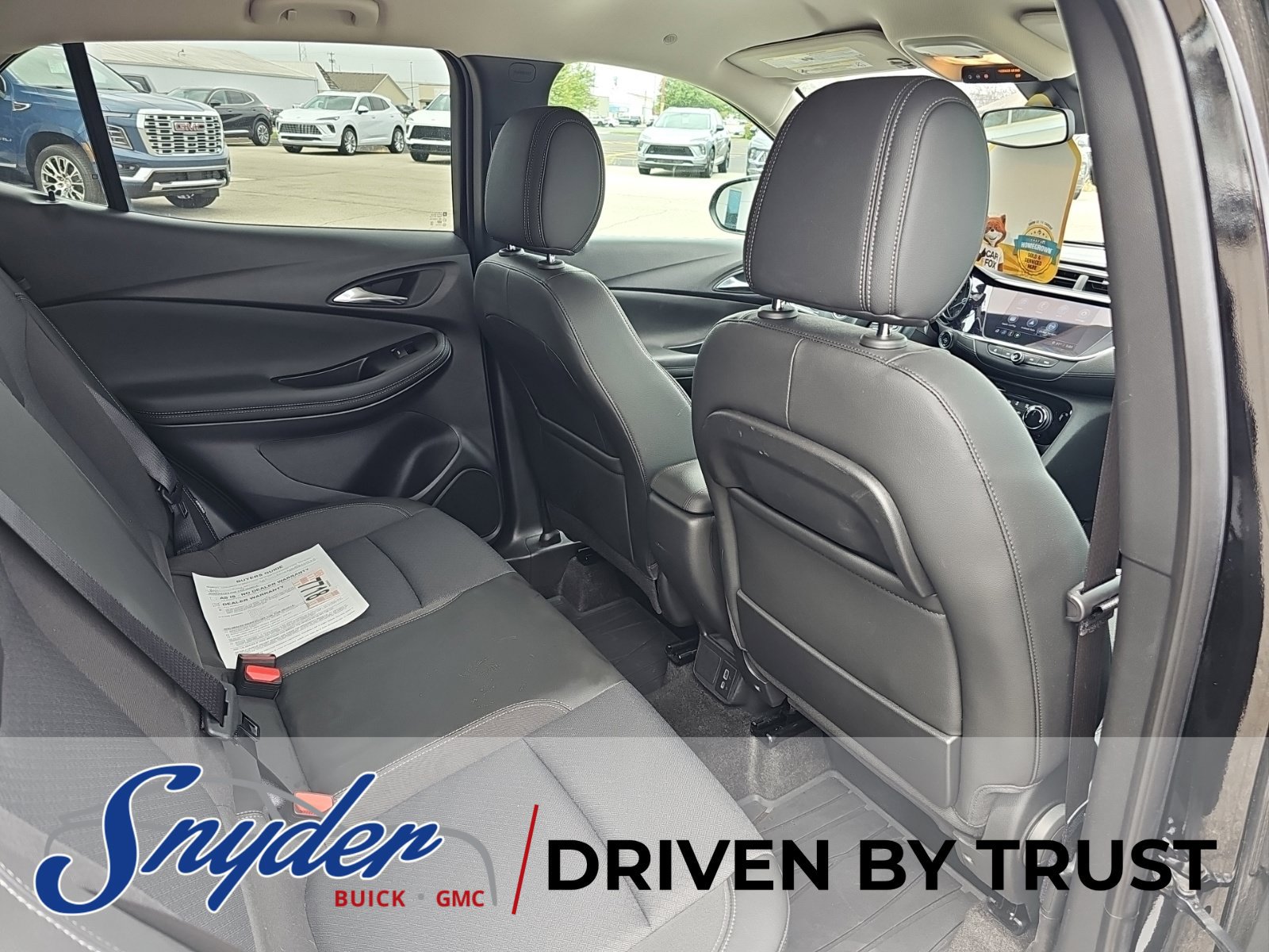 Used 2023 Buick Encore GX Preferred w/ Cold Weather Comfort Package AWD/4WD image 29