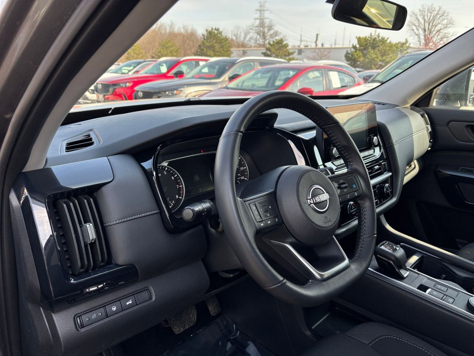 Used 2025 Nissan Pathfinder SV image 37