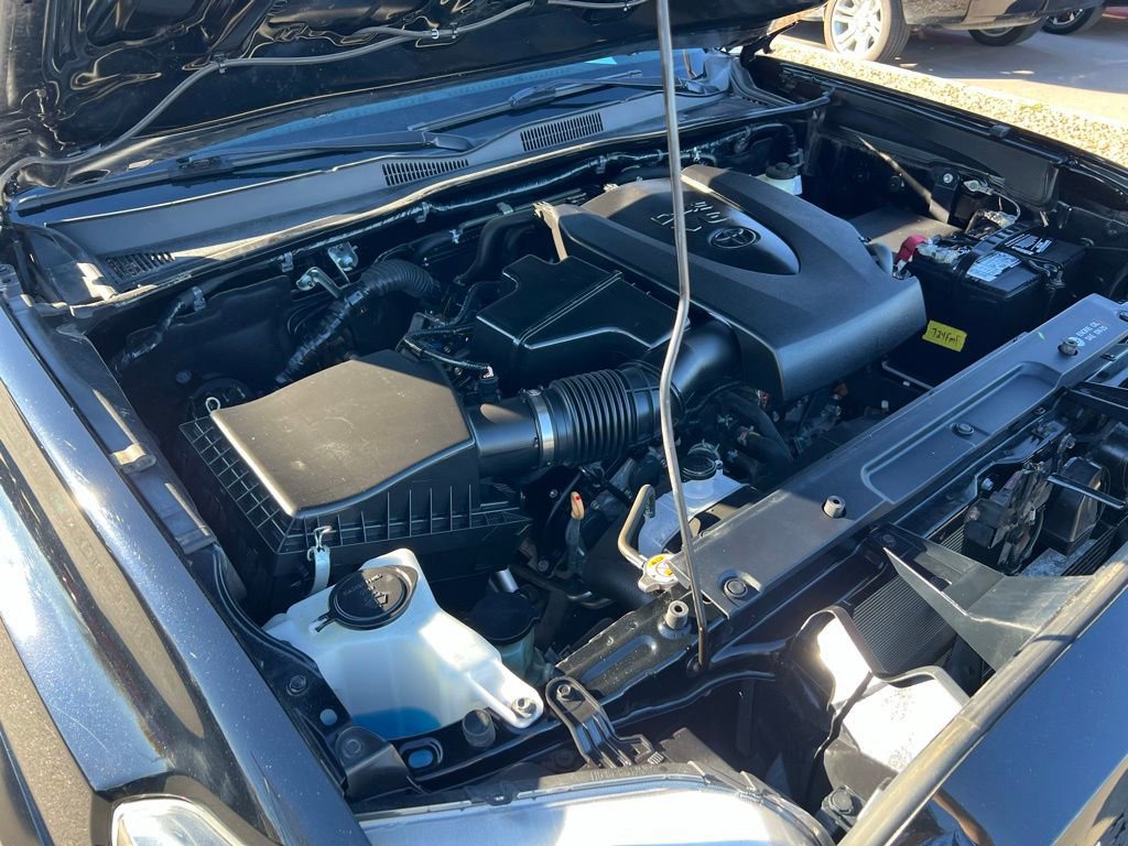 Used 2018 Toyota Tacoma Limited image 45