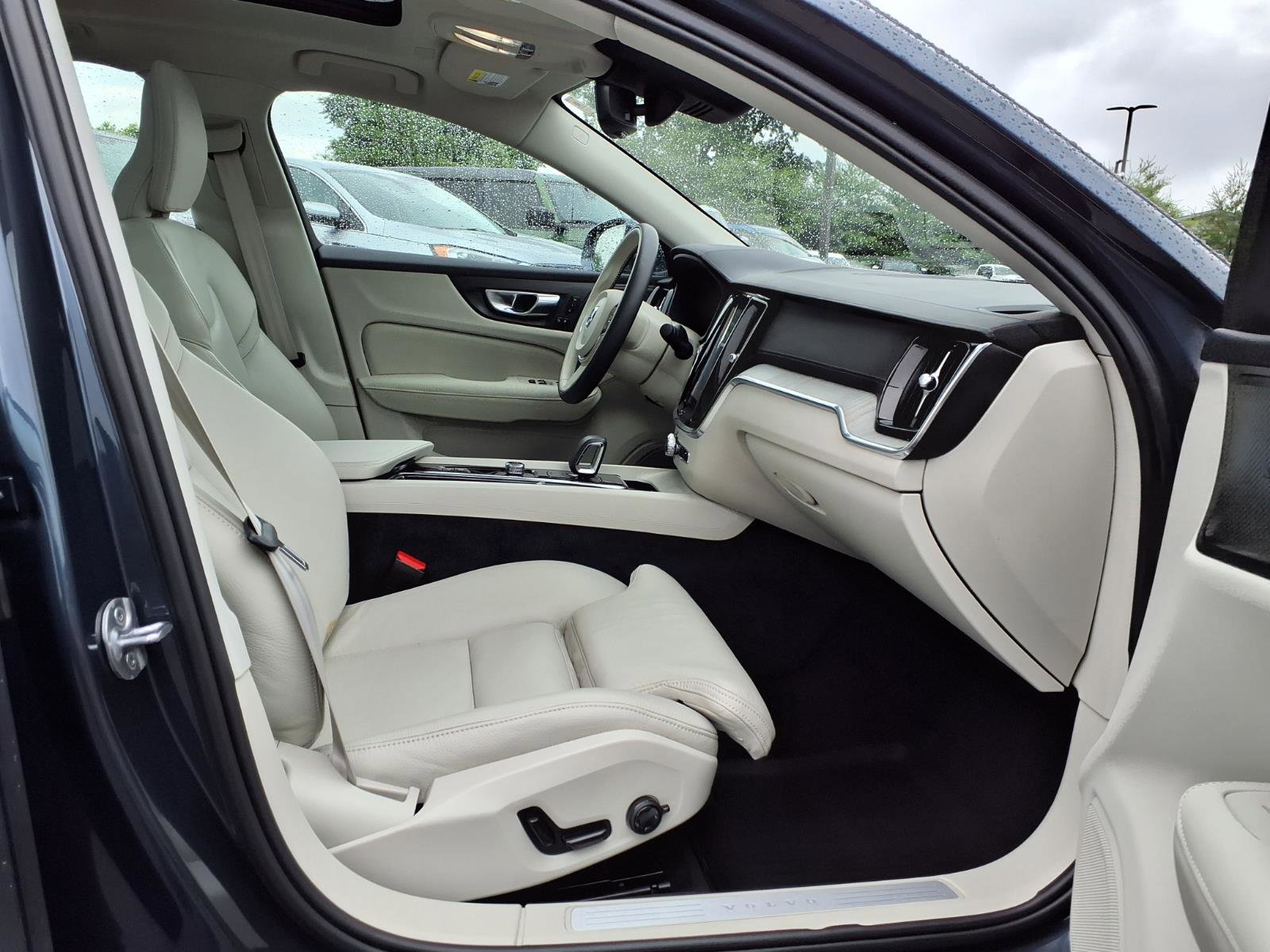 Used 2023 Volvo S60 B5 Ultimate w/ Climate Package FWD image 24