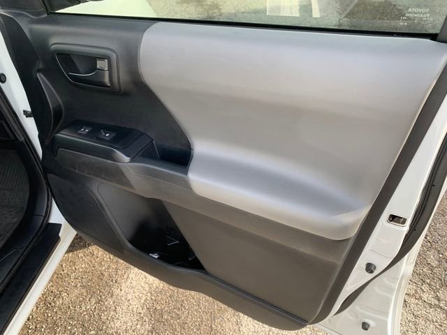 Used 2022 Toyota Tacoma SR AWD/4WD image 13