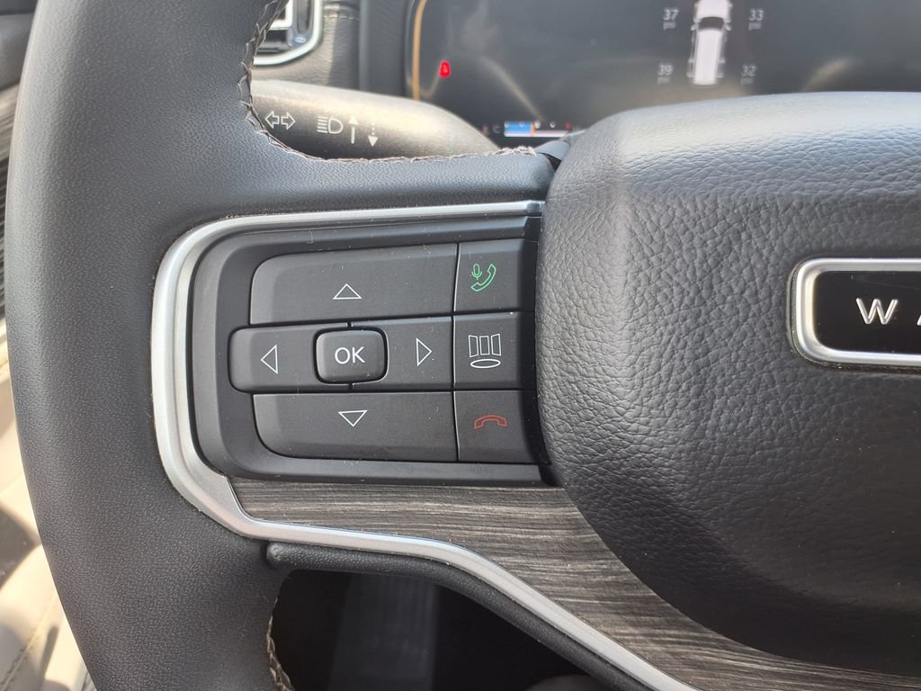 Used 2024 Jeep Wagoneer L Series II w/ Flexible Seating Group AWD/4WD image 30