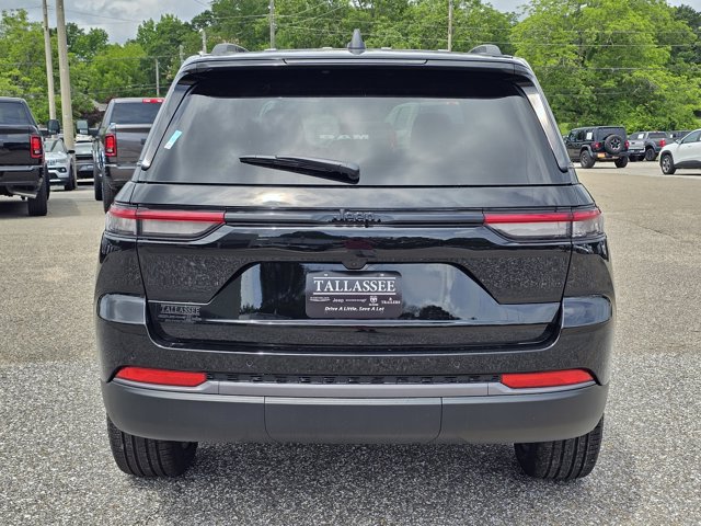 New 2026 Jeep Grand Cherokee Limited w/ Limited Altitude Package RWD image 21