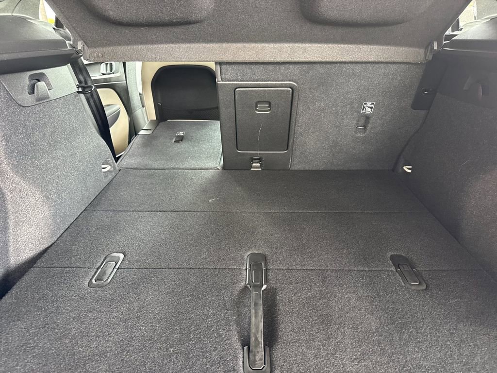 Certified 2023 Volvo XC40 B5 Ultimate image 14