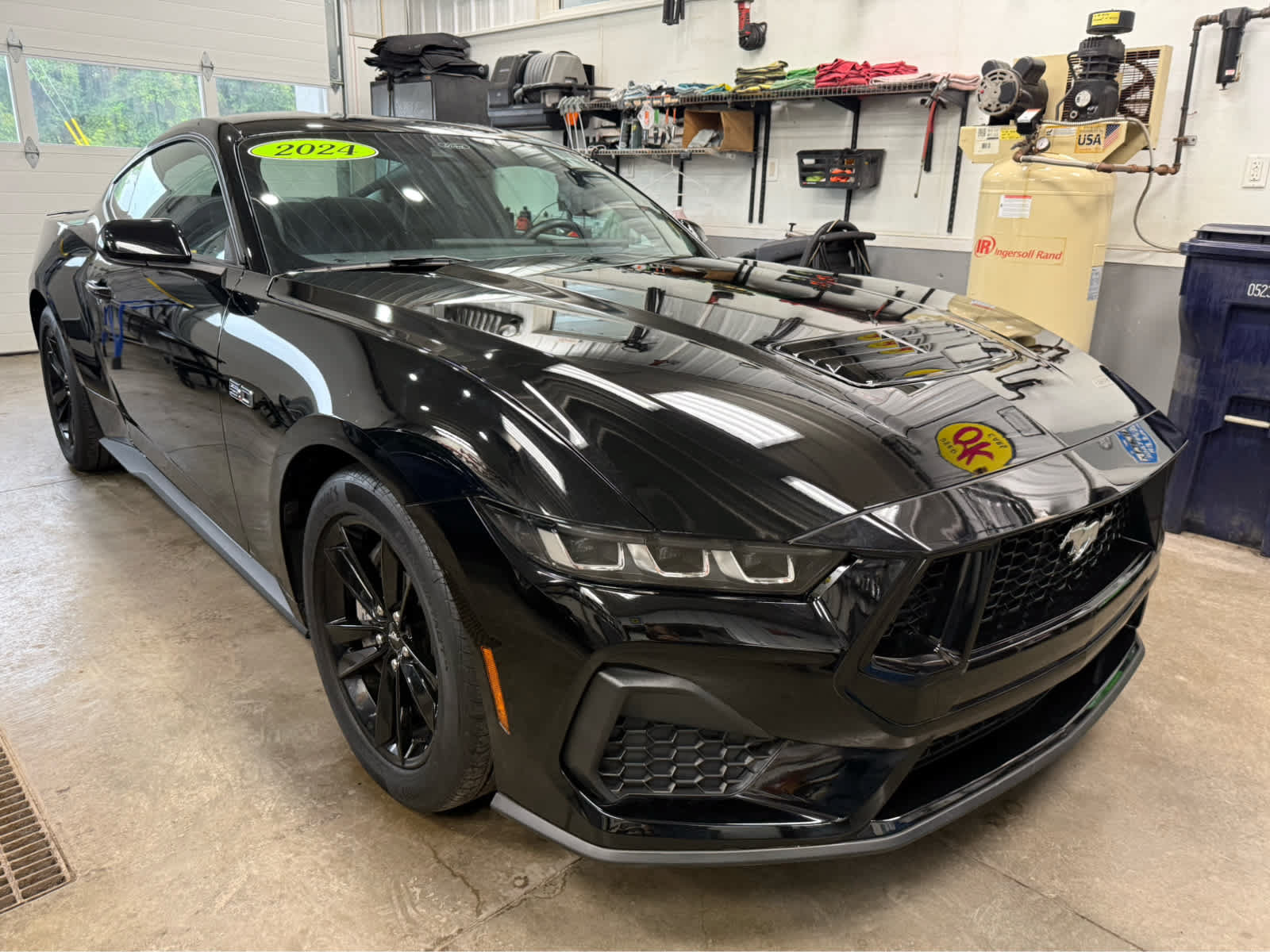 Used 2024 Ford Mustang GT RWD image 3