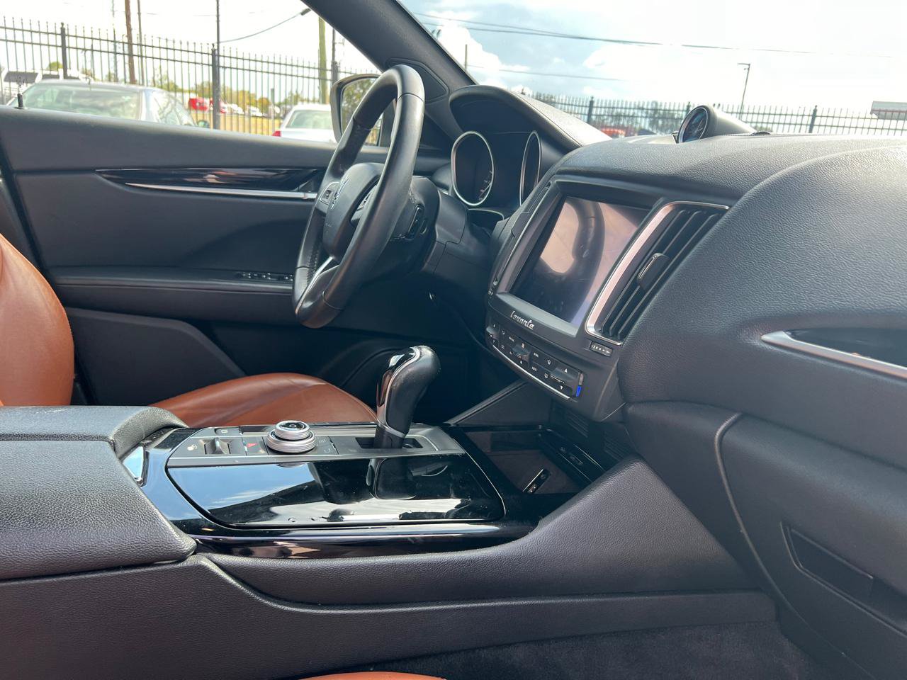 Used 2018 Maserati Levante AWD/4WD image 76