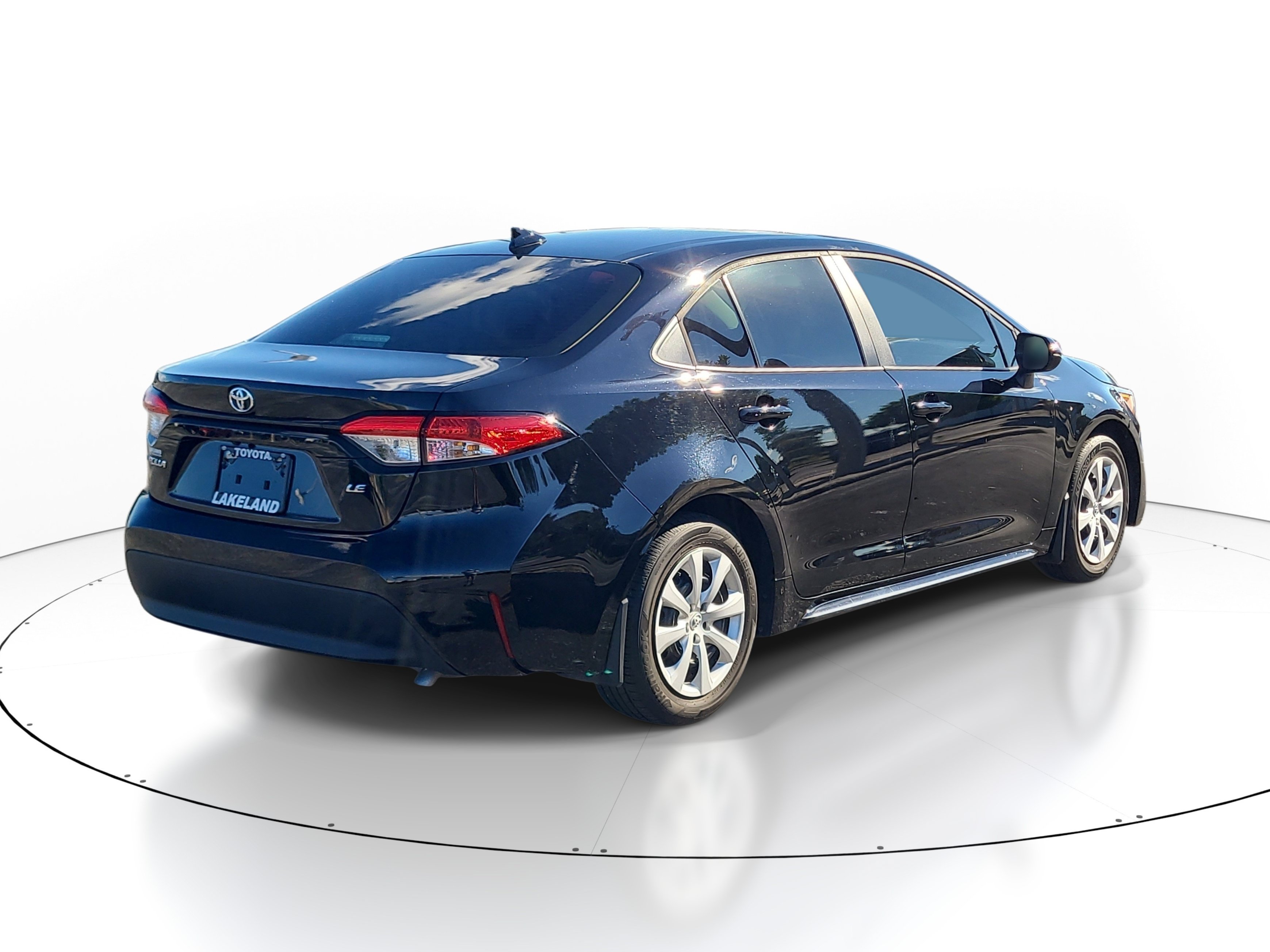 Certified 2025 Toyota Corolla LE FWD image 7