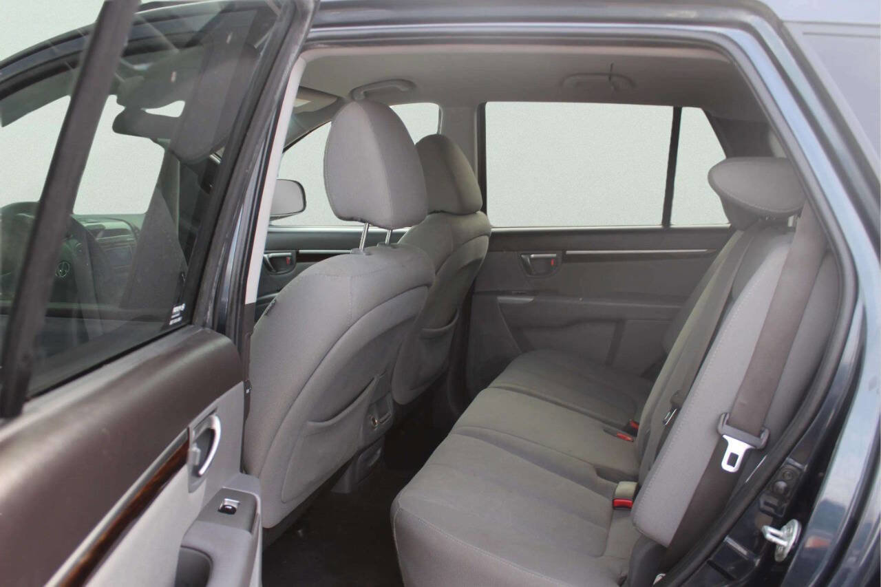 Used 2011 Hyundai Santa Fe GLS image 7
