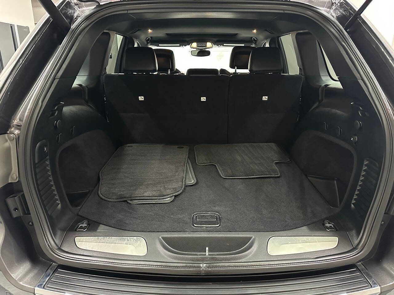 Used 2018 Jeep Grand Cherokee Limited image 27