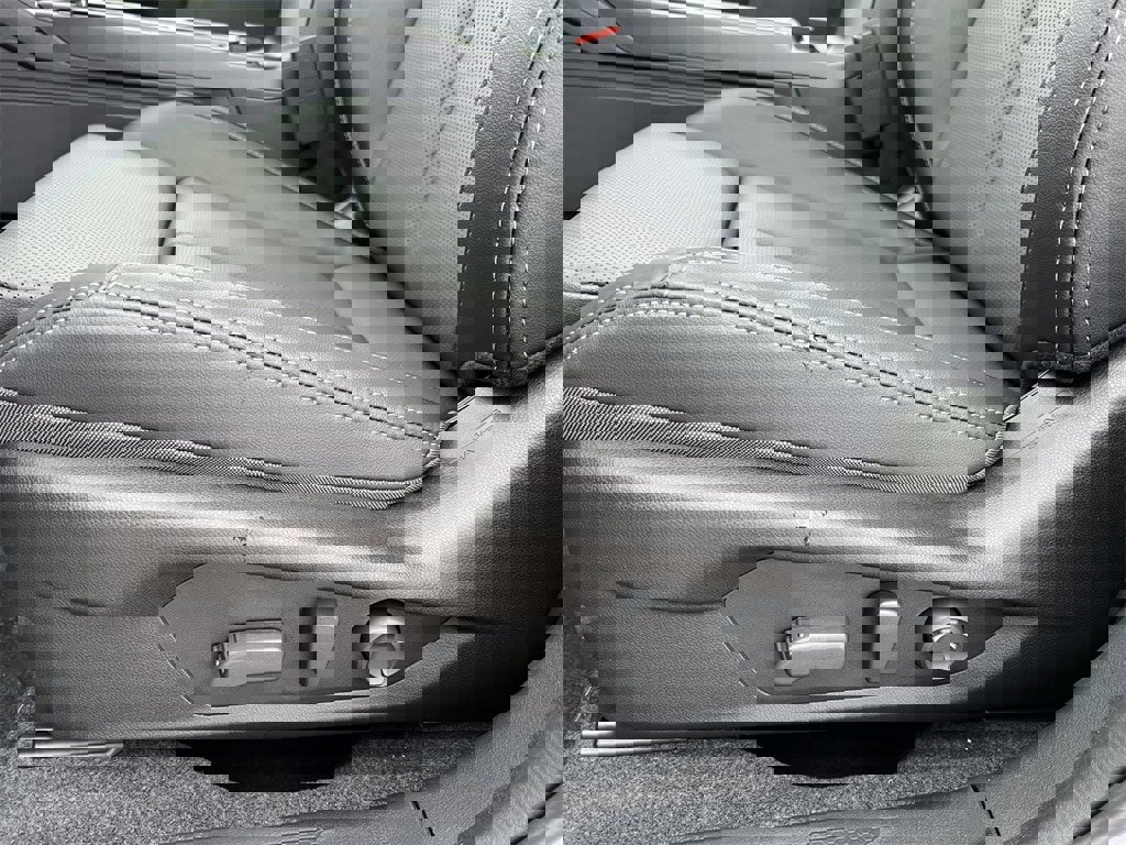 New 2026 Subaru Outback Touring image 9