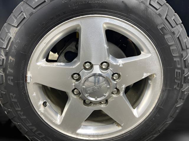 Used 2013 GMC Sierra 2500 Denali w/ Suspension Package, Off-Road image 14