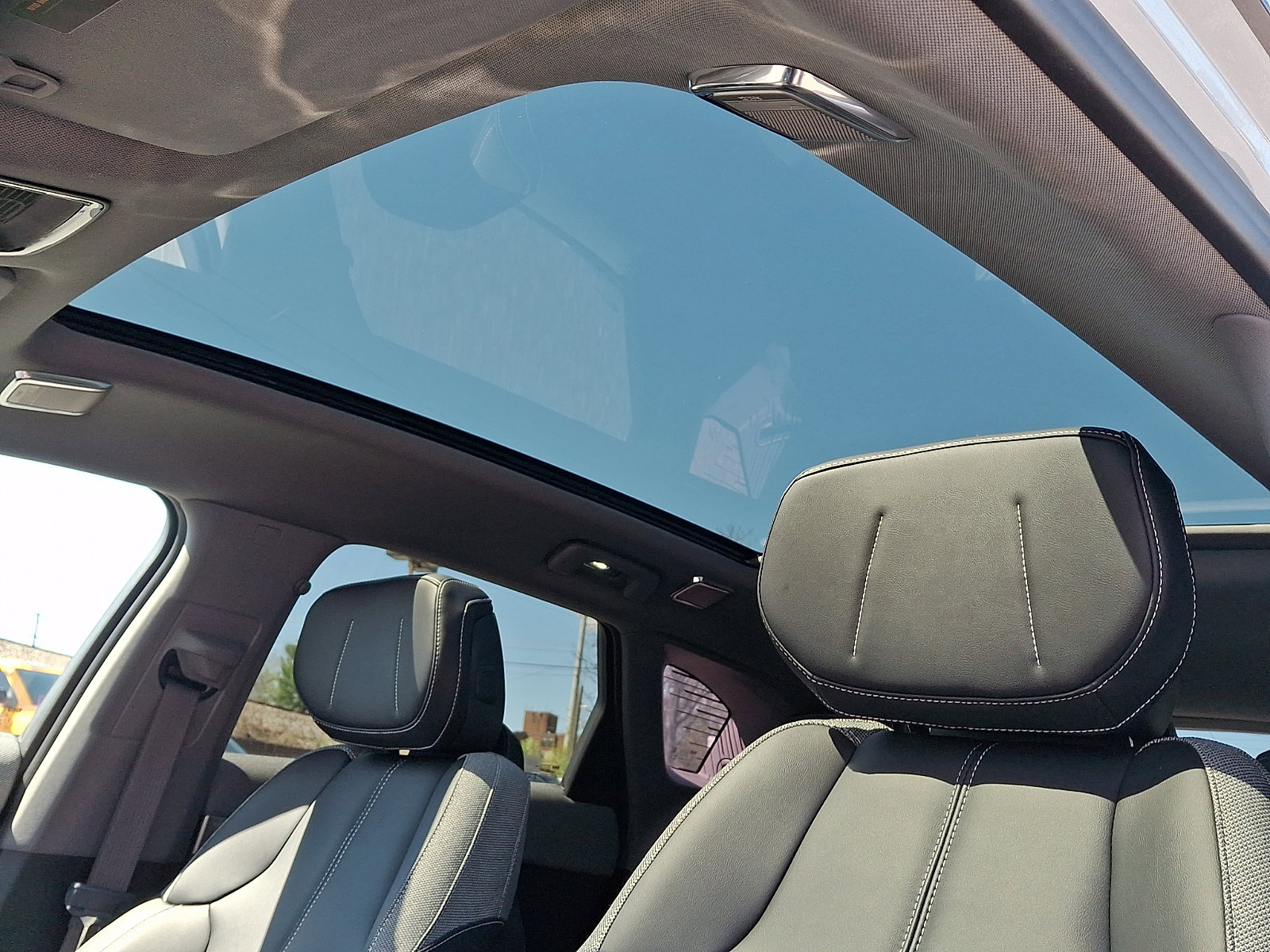 Used 2025 Cadillac Optiq Sport 1 AWD/4WD image 14
