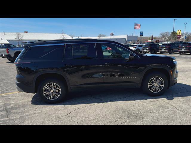 Used 2025 Chevrolet Traverse LT w/ Driver Confidence Package image 36
