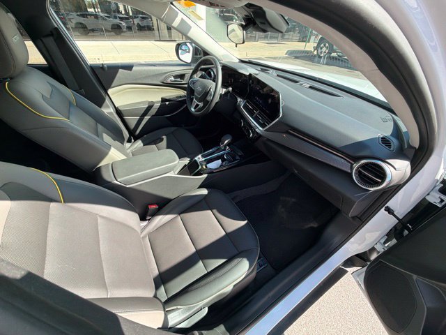 Used 2025 Chevrolet Trax ACTIV w/ Driver Confidence Package FWD image 21