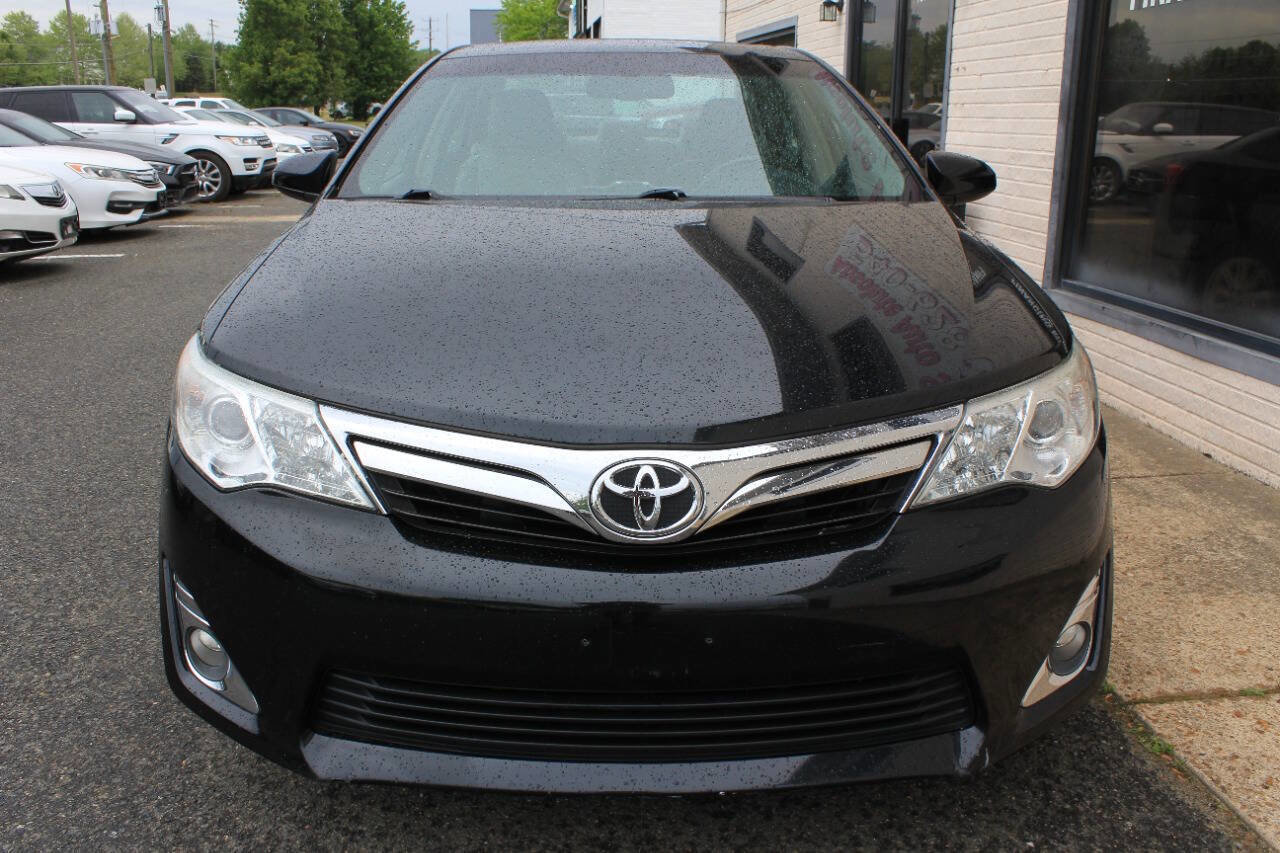 Used 2012 Toyota Camry XLE FWD image 2